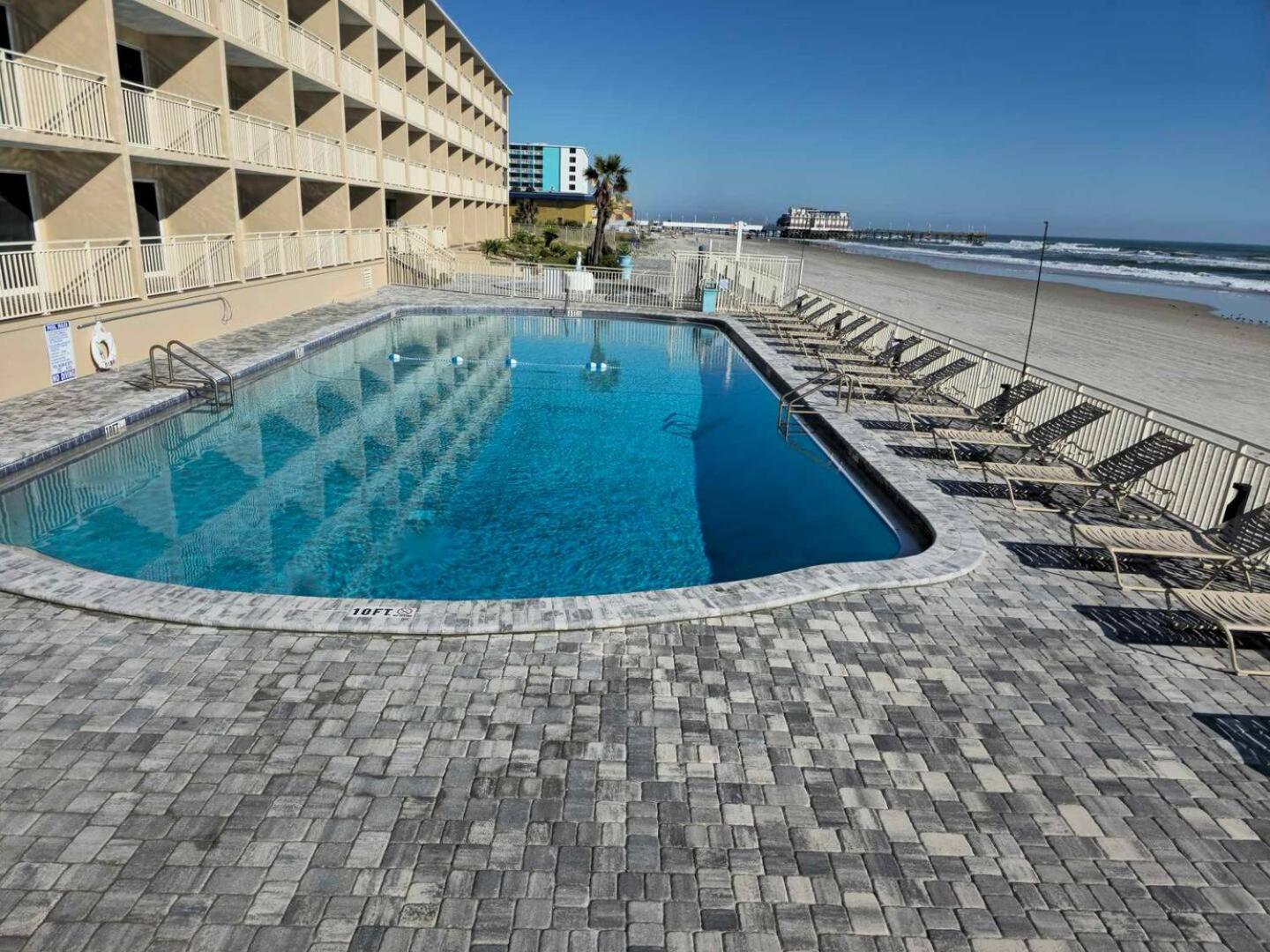 Entire Studio - Steps Away From The Beach - Turquoise Beach Retreat At Daytona دايتونا بيتش المظهر الخارجي الصورة